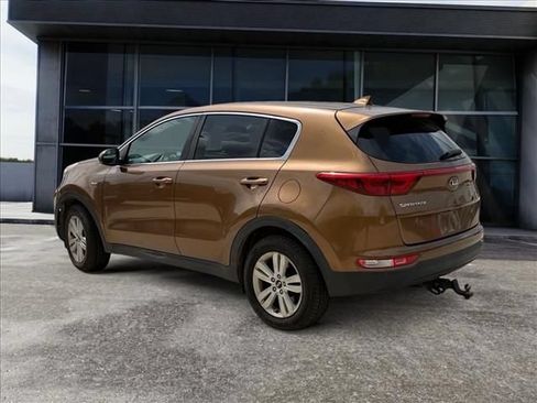 Used 2018 Kia Sportage LX AWD/4WD image 3
