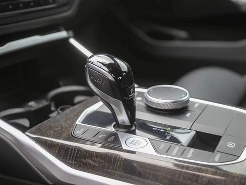 Used 2022 BMW 330i Sedan w/ Driving Assistance Package image 19