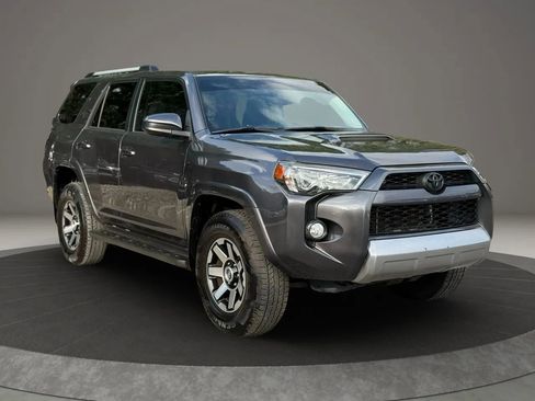 Used 2018 Toyota 4Runner TRD Off-Road image 3