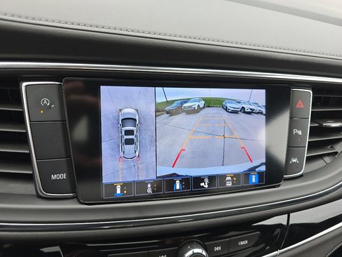 Used 2022 Buick Enclave Avenir w/ Avenir Technology Package image 28