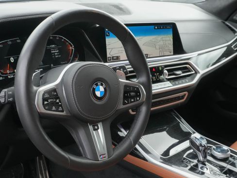 Used 2022 BMW X7 xDrive40i w/ M Sport Package AWD/4WD image 10