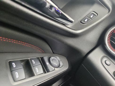 Used 2024 Chevrolet Trax RS w/ Sunroof Package FWD image 27