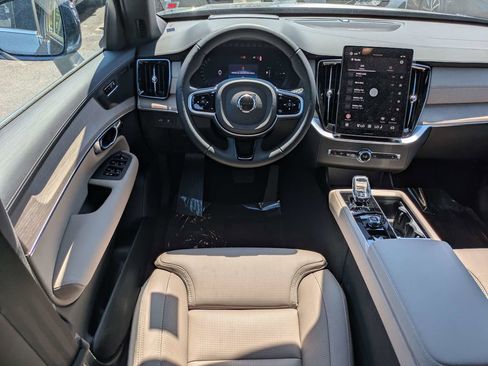 New 2026 Volvo XC90 T8 Ultra w/ Protection Package Premier AWD/4WD image 18