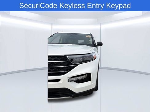 Used 2024 Ford Explorer XLT w/ Equipment Group 202A AWD/4WD image 11