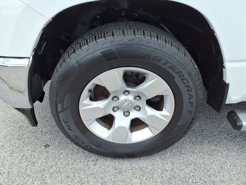 Used 2021 RAM 1500 Big Horn AWD/4WD image 9