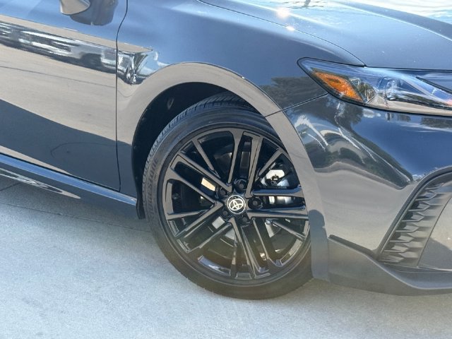 Used 2026 Toyota Camry SE FWD image 2