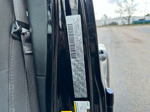 Used 2018 Jeep Wrangler Unlimited Sahara image 7