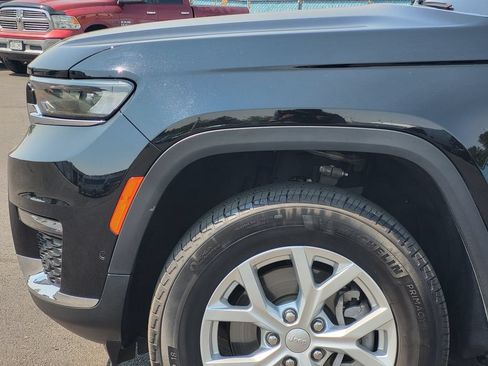Used 2023 Jeep Grand Cherokee L Limited w/ Luxury Tech Group II RWD image 10