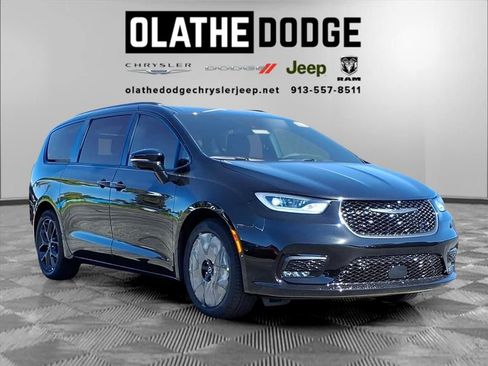 New 2026 Chrysler Pacifica Select image 9