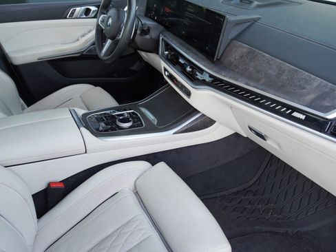 Used 2024 BMW X7 M60i w/ Executive Package AWD/4WD image 11