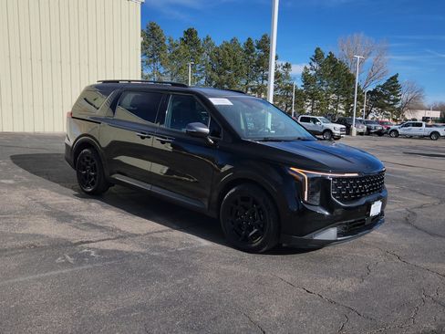 Used 2025 Kia Carnival SX Prestige image 20