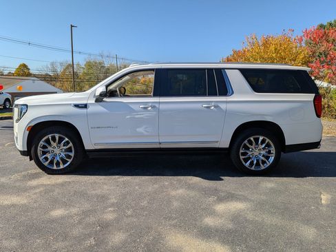 Used 2021 GMC Yukon XL Denali image 7