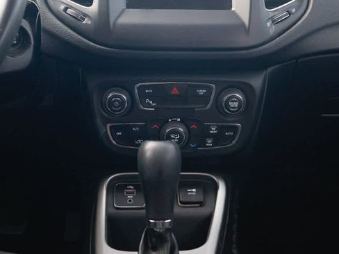 Used 2018 Jeep Compass Sport w/ Tech Group image 23