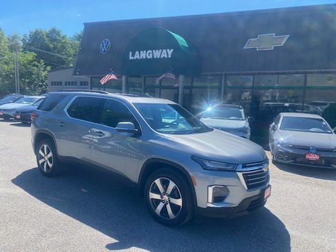 Used 2023 Chevrolet Traverse LT w/ LT Premium Package AWD/4WD image 1