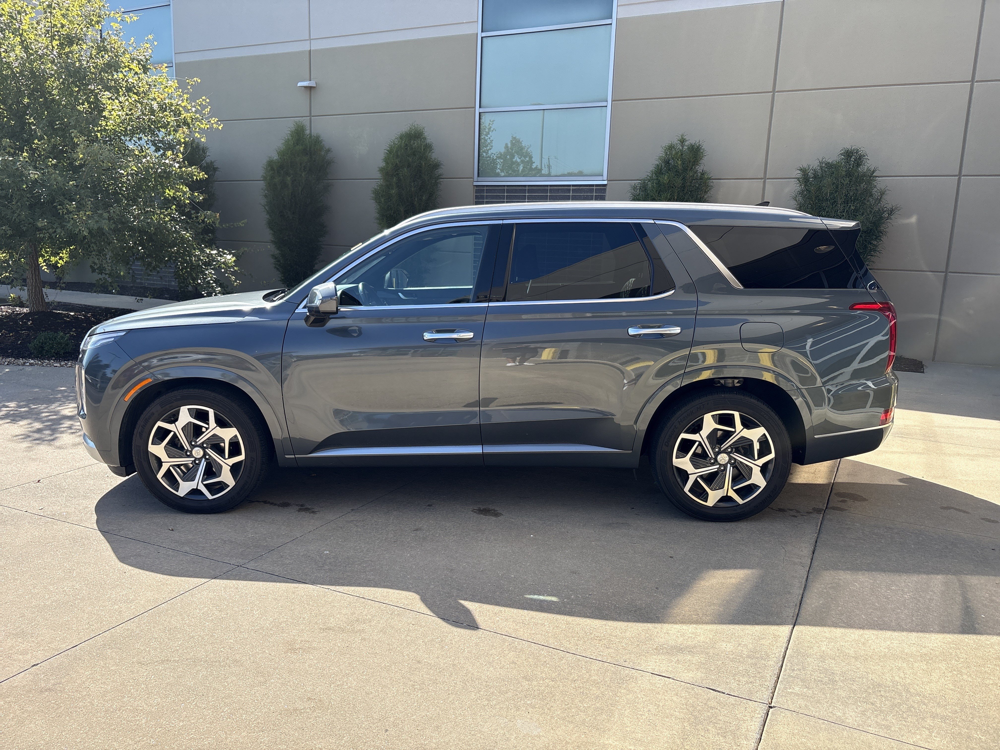 Used 2021 Hyundai Palisade Calligraphy w/ Cargo Package AWD/4WD image 16