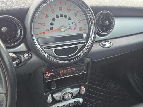 Used 2010 MINI Cooper Hardtop image 13