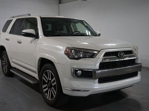 Used 2018 Toyota 4Runner Limited AWD/4WD image 3