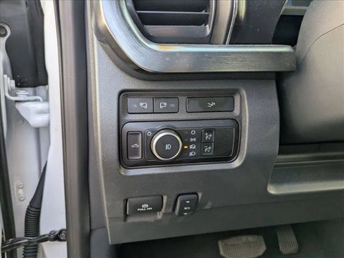 Used 2024 Ford F250 Lariat w/ Black Appearance Package image 13