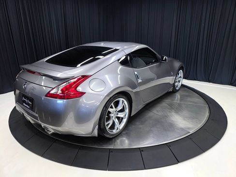 Used 2009 Nissan 370Z Touring w/ Sport Pkg RWD image 14