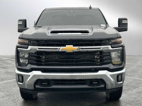 Used 2024 Chevrolet Silverado 2500 LT image 8