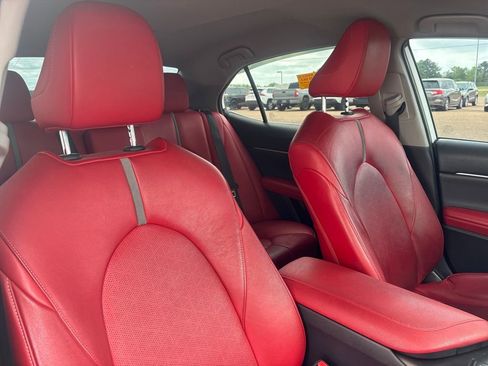 Used 2021 Toyota Camry XSE image 18