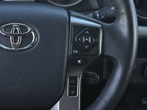 Used 2018 Toyota Tacoma Limited image 17