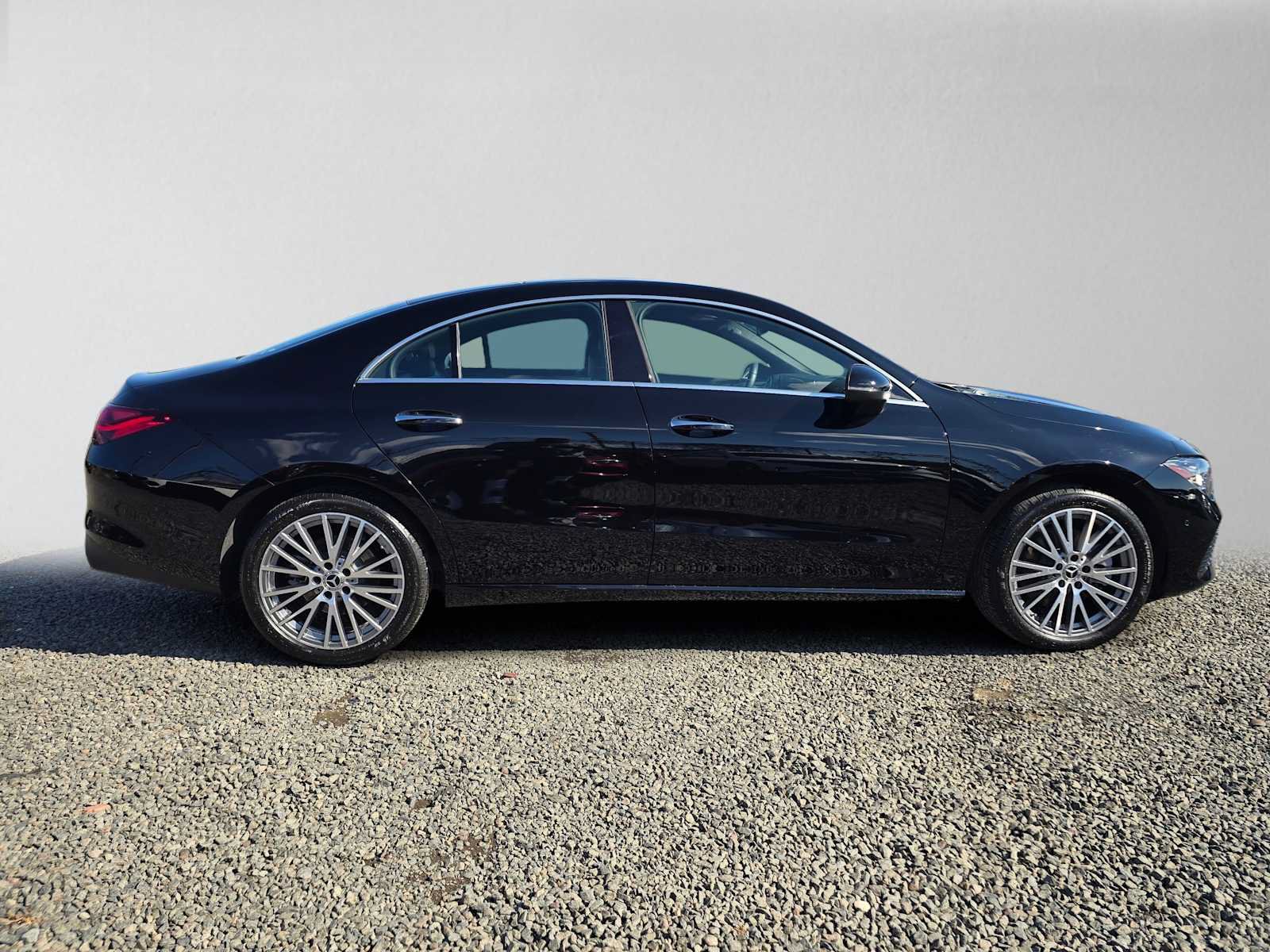 Used 2024 Mercedes-Benz CLA 250 image 2