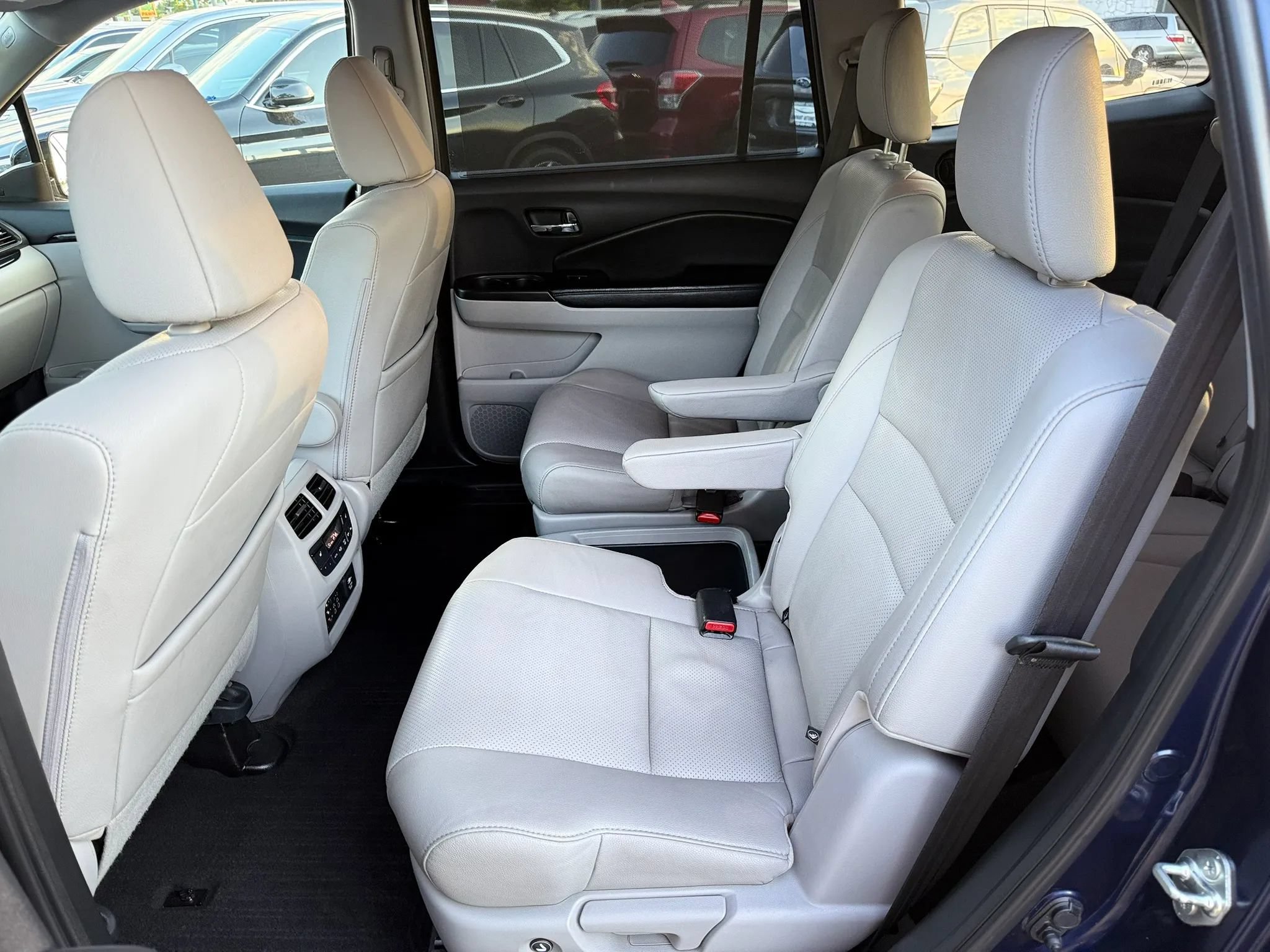 Used 2017 Honda Pilot Elite image 16
