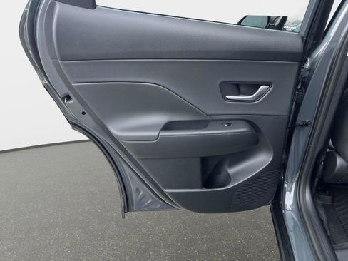 Used 2026 Hyundai Kona SEL Premium image 11