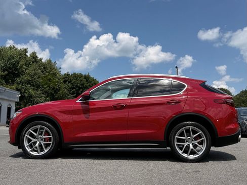 Used 2018 Alfa Romeo Stelvio Ti AWD/4WD image 2
