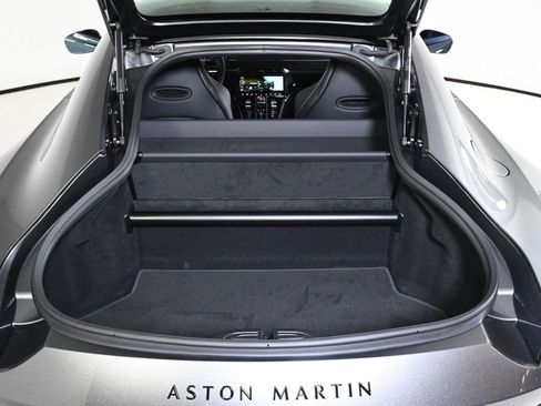 Used 2026 Aston Martin V8 Vantage Coupe image 27