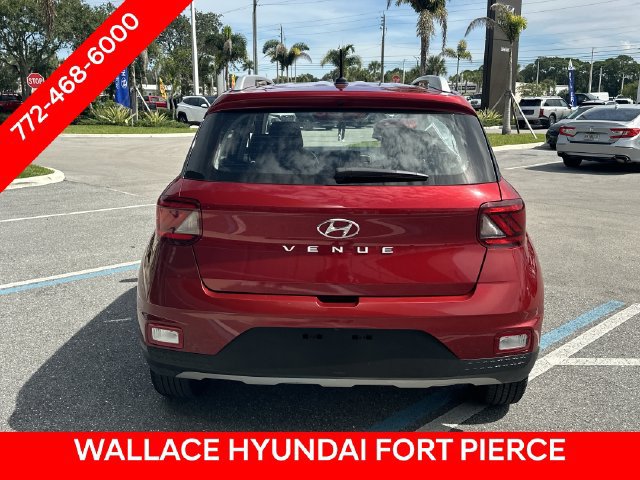 Used 2025 Hyundai Venue SEL FWD image 8