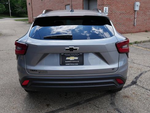 New 2026 Chevrolet Trax LT w/ Sunroof Package FWD image 7