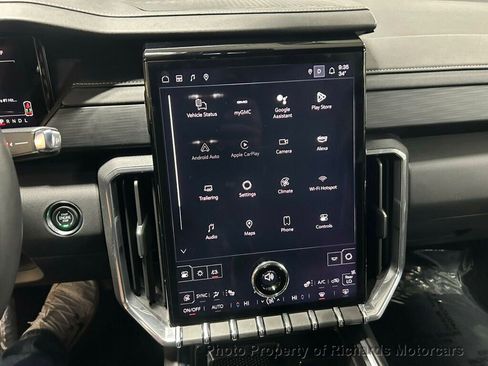 Used 2025 GMC Acadia Elevation w/ Elevation Premium Package image 17