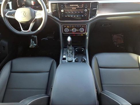 Certified 2023 Volkswagen Atlas SE w/ Black Wheel Package image 11