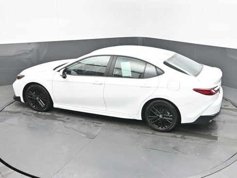 Used 2025 Toyota Camry SE FWD image 34