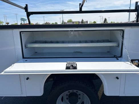 New 2025 Ford F550 4x4 Regular Cab Super Duty image 29
