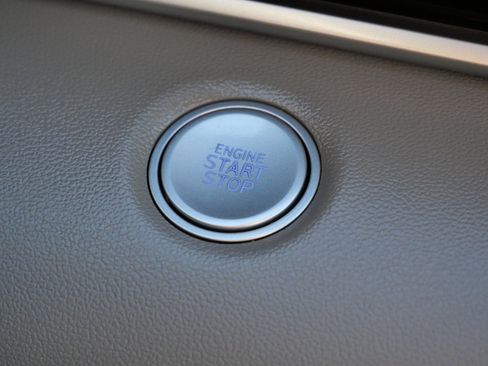 Certified 2023 Hyundai Elantra SEL image 29