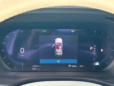 Certified 2022 Volvo XC60 B5 Momentum w/ Advanced Package image 23