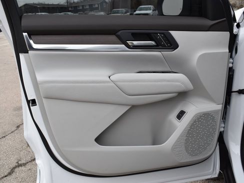 Used 2026 GMC Terrain Denali w/ LPO, Floor Liner Package image 9