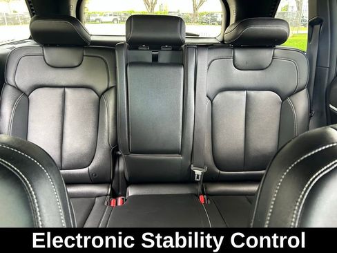 Certified 2024 Jeep Grand Cherokee Limited w/ Black Appearance Package image 15