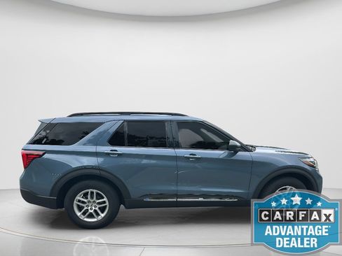 Used 2025 Ford Explorer Active w/ Active Comfort Package RWD image 4
