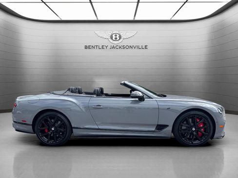 Used 2024 Bentley Continental GT image 5