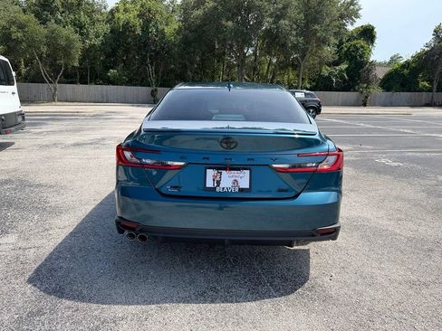 Used 2025 Toyota Camry SE w/ Convenience Package FWD image 8
