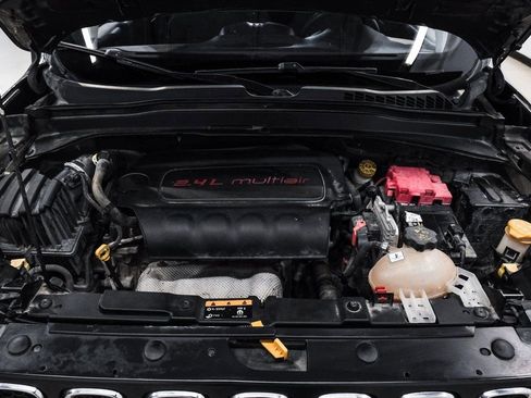 Used 2018 Jeep Renegade Latitude image 53