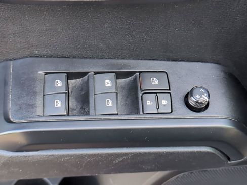 Used 2022 Toyota Tacoma SR AWD/4WD image 20
