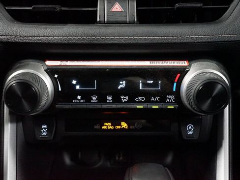 Certified 2025 Toyota RAV4 LE FWD image 20