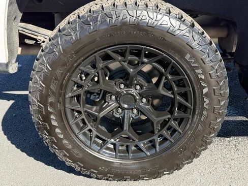 Used 2022 Chevrolet Silverado 1500 LTZ image 15