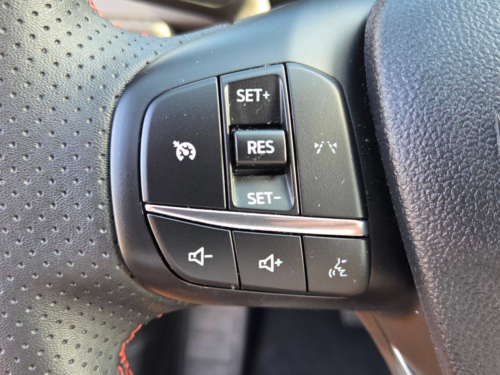 Used 2026 Ford Escape ST-Line FWD image 24