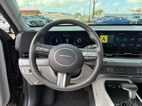 Used 2025 Hyundai Kona SEL AWD/4WD image 26